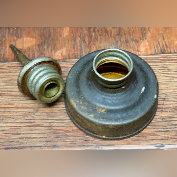 Antique Home Use Metal Straight Standard Spout Oil Can - Picture 9 of 14